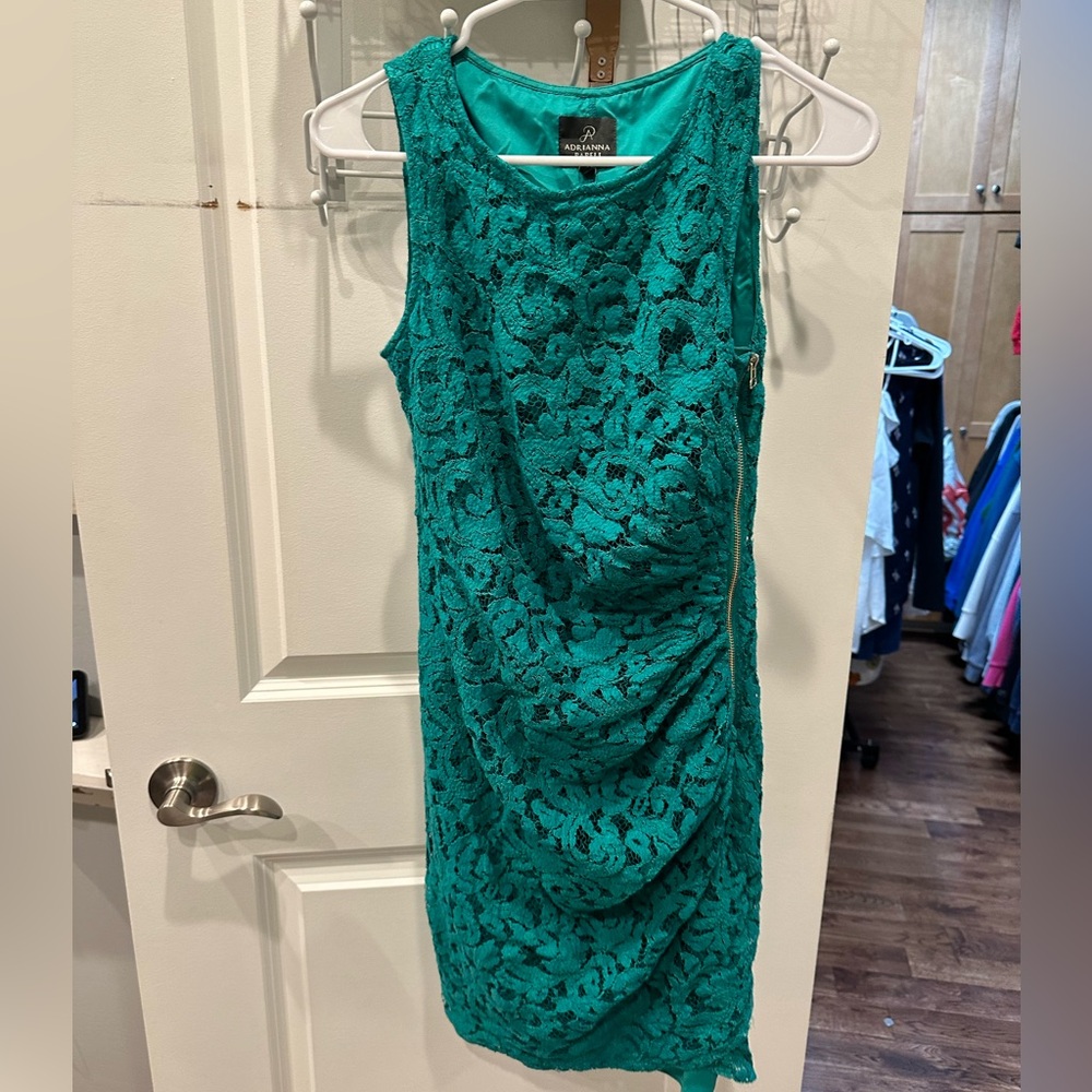 *GUC*Sz 6*ADRIANNA PAPELL* Dress